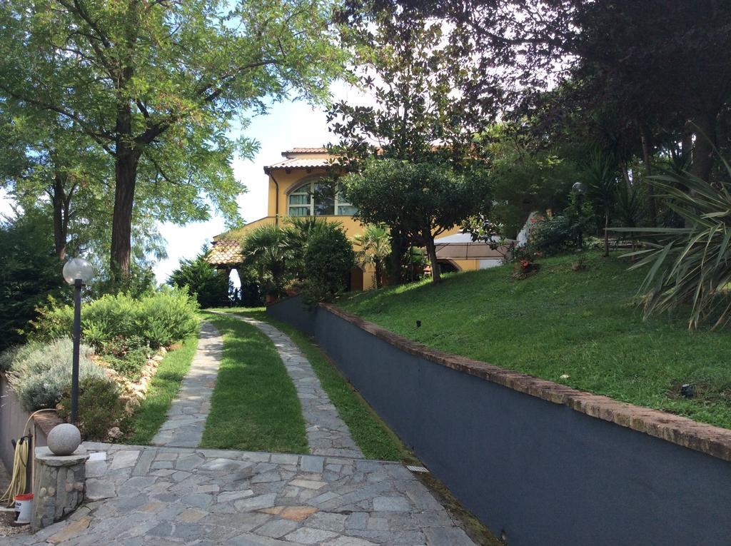 L'Acacia B&B Pietra Ligure Eksteriør billede
